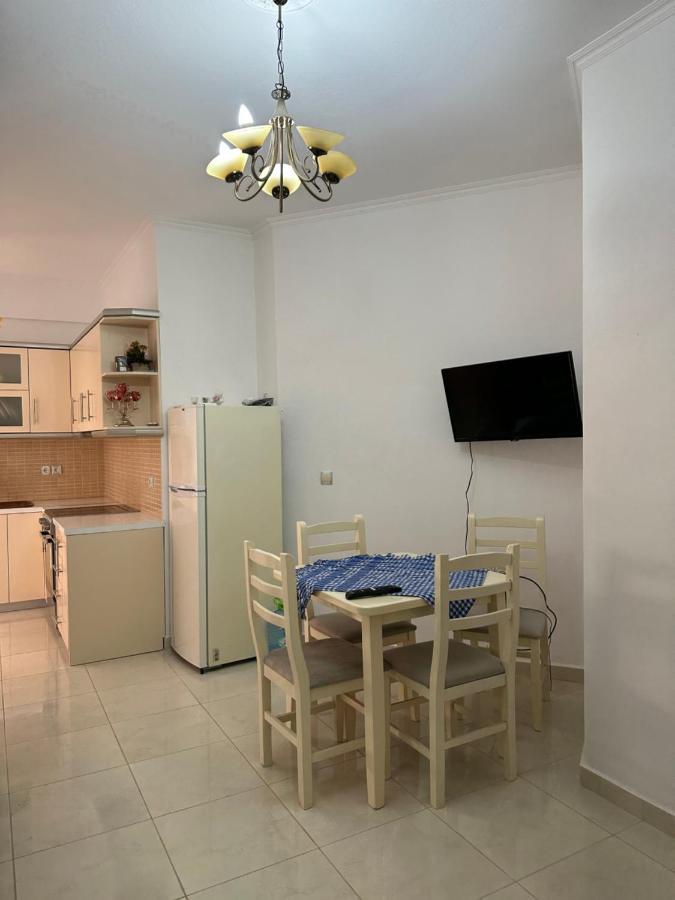 Velis Apartment Sarandë Buitenkant foto