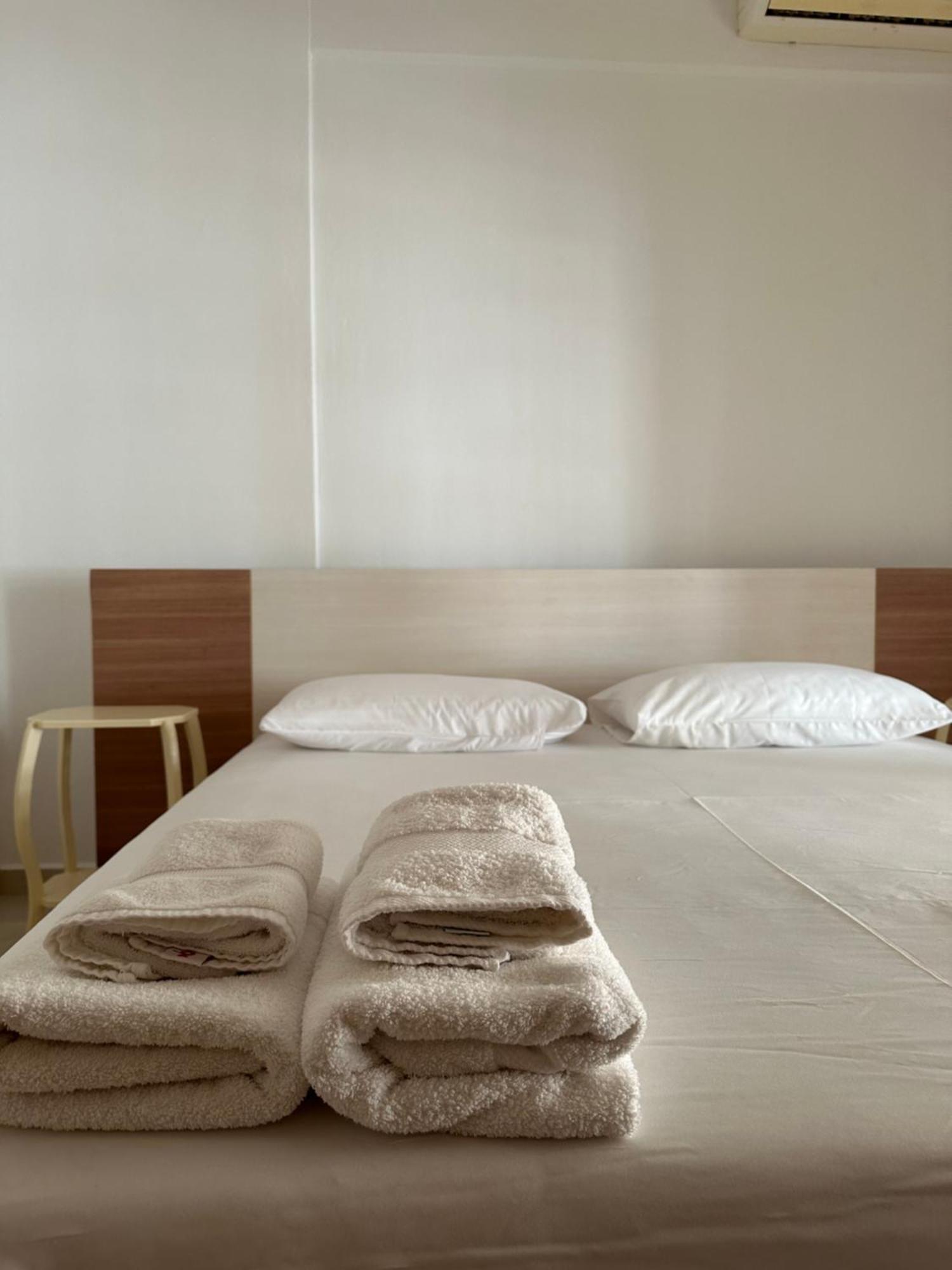 Velis Apartment Sarandë Buitenkant foto